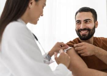 Vacinação para adultos: quais imunizantes podem fazer parte da prevenção?