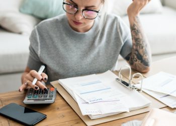 Transferência de veículo e licenciamento: como uma situação interfere na outra?