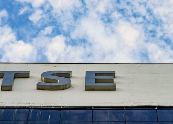 Campanha de Flávio pede ao TSE suspensão de 221 posts de apoiadores de Lula