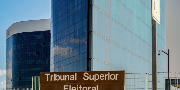 Ministro do TSE proíbe nova suspensão do canal “Exército do Lula”
