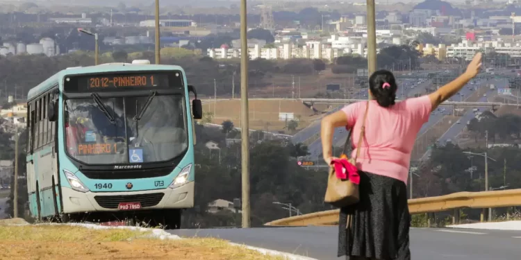 Defensoria pede ao STF transporte público gratuito no segundo turno, em 25 de outubro
