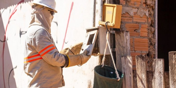 Autorreligação de energia já provocou 14 mortes em Rondônia. Prática é alvo de alerta da Energisa