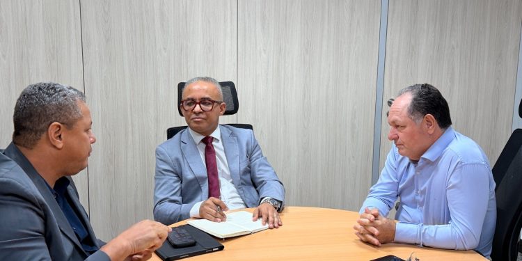 Pedro Fernandes se reúne com secretário de Saúde para tratar da descentralização em Rondônia