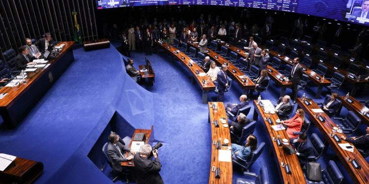 Senado aprova teto maior e perdão de dívidas para MEIs; texto vai à sanção