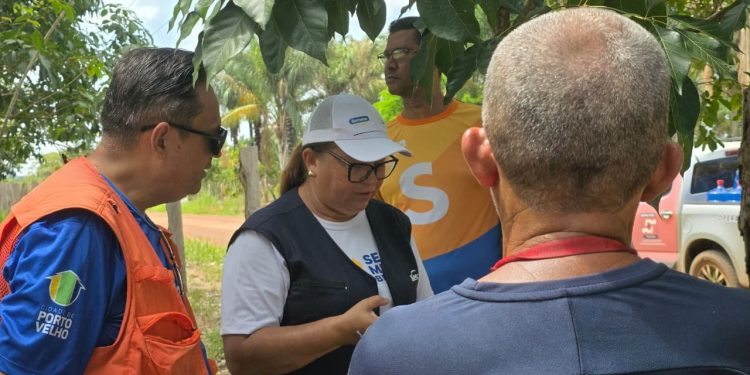 Sistema Fecomércio Rondônia dá início a nova etapa do projeto SOS Madeira com entrega de água mineral e cestas básicas