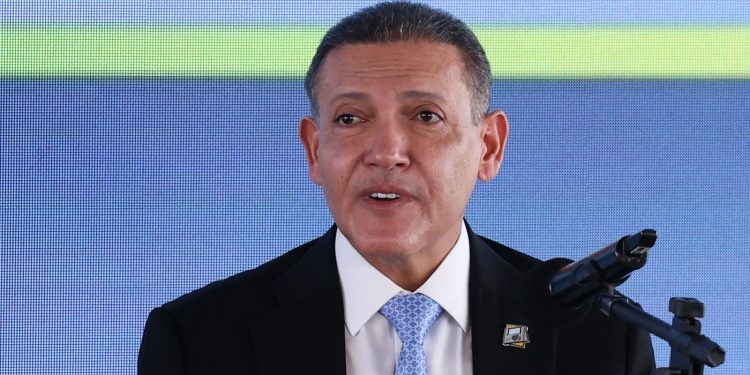 TSE garante voto a quem estiver na seção eleitoral às 17h em Salvador; pedido para ampliar horário será analisado